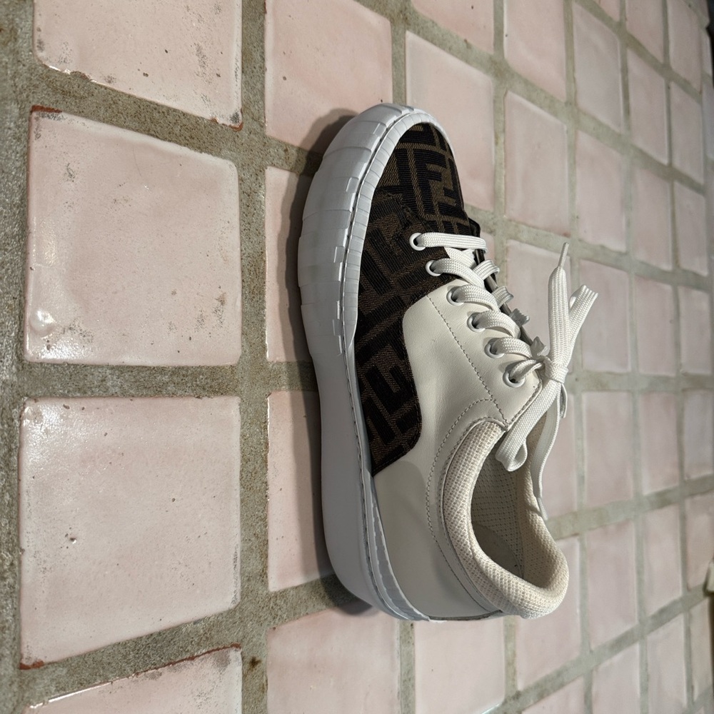 Fendi Tess Brown and White Sneakers. - Picture 5 of 11